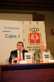 Firma de convenio 2018 entre la Real Academia de Córdoba y la Fundación Cajasol (3) • <a style="font-size:0.8em;" href="http://www.flickr.com/photos/129072575@N05/26960361128/" target="_blank">View on Flickr</a>