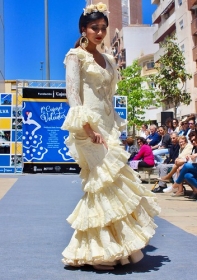'Cajasol de Volantes': Desfile moda flamenca 2018 en Huelva (5) • <a style="font-size:0.8em;" href="http://www.flickr.com/photos/129072575@N05/41192106544/" target="_blank">View on Flickr</a>