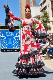 'Cajasol de Volantes': Desfile moda flamenca 2018 en Huelva (13) • <a style="font-size:0.8em;" href="http://www.flickr.com/photos/129072575@N05/40102293320/" target="_blank">View on Flickr</a>