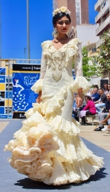 'Cajasol de Volantes': Desfile moda flamenca 2018 en Huelva (4) • <a style="font-size:0.8em;" href="http://www.flickr.com/photos/129072575@N05/41010328535/" target="_blank">View on Flickr</a>