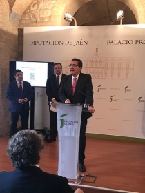 Presentación del I Premio Internacional ‘Diario Jaén’ de Poesía (10) • <a style="font-size:0.8em;" href="http://www.flickr.com/photos/129072575@N05/25913775457/" target="_blank">View on Flickr</a>