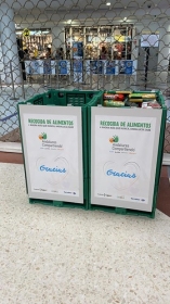 Campaña de donación de alimentos 'Andaluces Compartiendo' en San Fernando (4) • <a style="font-size:0.8em;" href="http://www.flickr.com/photos/129072575@N05/49945788436/" target="_blank">View on Flickr</a>