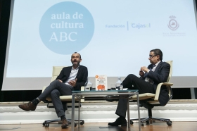 Aula Cultura ABC de Sevilla: Rafael Santandreu (5) • <a style="font-size:0.8em;" href="http://www.flickr.com/photos/129072575@N05/31637776765/" target="_blank">View on Flickr</a>