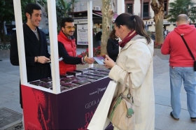 Entrega del 'Gota a Gota de Pasión' 2018 en Sevilla (4) • <a style="font-size:0.8em;" href="http://www.flickr.com/photos/129072575@N05/40894892692/" target="_blank">View on Flickr</a>