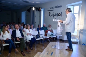 Presentación del poemario de Nicolás Guillén en la Fundación Cajasol (3) • <a style="font-size:0.8em;" href="http://www.flickr.com/photos/129072575@N05/41913420272/" target="_blank">View on Flickr</a>