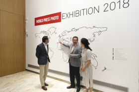 Exposición 'World Press Photo 2018' en la Fundación Cajasol (Sevilla) (14) • <a style="font-size:0.8em;" href="http://www.flickr.com/photos/129072575@N05/41696754192/" target="_blank">View on Flickr</a>