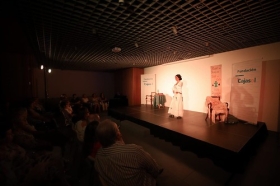 Del Teatro al Cole 2018 en Córdoba: 'Sinsabores de una bata de cola' (4) • <a style="font-size:0.8em;" href="http://www.flickr.com/photos/129072575@N05/30675905458/" target="_blank">View on Flickr</a>