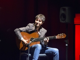 Jueves Flamencos: David Carmona (15) • <a style="font-size:0.8em;" href="http://www.flickr.com/photos/129072575@N05/34090512203/" target="_blank">View on Flickr</a>