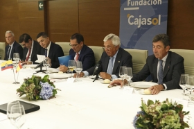 Encuentro Empresarial con Embajador de Ecuador en España a la Fundación Cajasol (5) • <a style="font-size:0.8em;" href="http://www.flickr.com/photos/129072575@N05/37046240940/" target="_blank">View on Flickr</a>