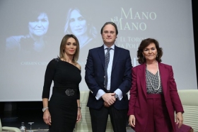 Mano a Mano: Cristina Sánchez y Carmen Calvo (11) • <a style="font-size:0.8em;" href="http://www.flickr.com/photos/129072575@N05/37679299935/" target="_blank">View on Flickr</a>