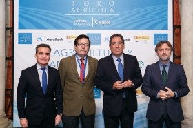 Foro Agrícola: Agricultura y Cambio Climático en la Fundación Cajasol (2) • <a style="font-size:0.8em;" href="http://www.flickr.com/photos/129072575@N05/25918749698/" target="_blank">View on Flickr</a>