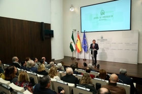 Presentación del documental 'Un ideal andaluz' (2) • <a style="font-size:0.8em;" href="http://www.flickr.com/photos/129072575@N05/38993469654/" target="_blank">View on Flickr</a>