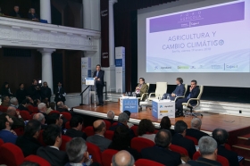 Foro Agrícola: Agricultura y Cambio Climático en la Fundación Cajasol (9) • <a style="font-size:0.8em;" href="http://www.flickr.com/photos/129072575@N05/25918748808/" target="_blank">View on Flickr</a>