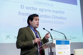 Foro Agrícola: Agricultura y Cambio Climático en la Fundación Cajasol (30) • <a style="font-size:0.8em;" href="http://www.flickr.com/photos/129072575@N05/39759358392/" target="_blank">View on Flickr</a>