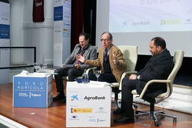 Foro Agrícola: Agricultura y Cambio Climático en la Fundación Cajasol (26) • <a style="font-size:0.8em;" href="http://www.flickr.com/photos/129072575@N05/39759357542/" target="_blank">View on Flickr</a>