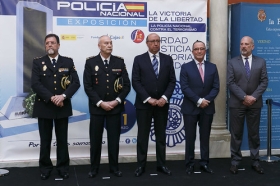 Exposición 'La victoria de la libertad: la Policía Nacional contra el terrorismo' en Sevilla • <a style="font-size:0.8em;" href="http://www.flickr.com/photos/129072575@N05/25834366667/" target="_blank">View on Flickr</a>