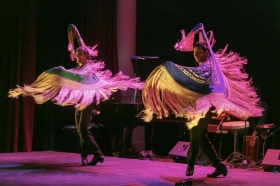 Jueves Flamencos de la Fundación Cajasol en Sevilla: Rubén Olmo y Eduardo Leal (16) • <a style="font-size:0.8em;" href="http://www.flickr.com/photos/129072575@N05/45390233714/" target="_blank">View on Flickr</a>