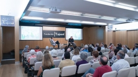 Aula de Cultura ABC de Sevilla: José María Nieto (2) • <a style="font-size:0.8em;" href="http://www.flickr.com/photos/129072575@N05/32903441297/" target="_blank">View on Flickr</a>