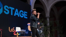 Los 40 Stage en Sevilla: Blas Cantó (13) • <a style="font-size:0.8em;" href="http://www.flickr.com/photos/129072575@N05/48019143623/" target="_blank">View on Flickr</a>