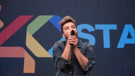 Los 40 Stage en Sevilla: Blas Cantó (24) • <a style="font-size:0.8em;" href="http://www.flickr.com/photos/129072575@N05/48019144258/" target="_blank">View on Flickr</a>