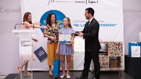 Entrega de premios del VI concurso 'Mi libro preferido' en la Fundación Cajasol (8) • <a style="font-size:0.8em;" href="http://www.flickr.com/photos/129072575@N05/48137039913/" target="_blank">View on Flickr</a>