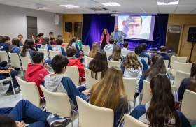 Taller 'Fake News: No te lo creas todo' en Huelva • <a style="font-size:0.8em;" href="http://www.flickr.com/photos/129072575@N05/49064217177/" target="_blank">View on Flickr</a>