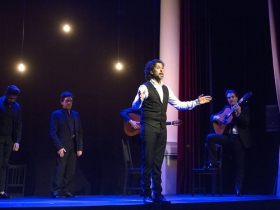 Jueves Flamencos de la Fundación Cajasol en Sevilla: Arcángel y su espectáculo 'Tablao' (2) • <a style="font-size:0.8em;" href="http://www.flickr.com/photos/129072575@N05/32232643237/" target="_blank">View on Flickr</a>