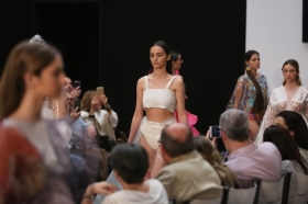 Andalucía de Moda 2019: Desfile 'Synthetic Aesthetic' en la Fundación Cajasol (5) • <a style="font-size:0.8em;" href="http://www.flickr.com/photos/129072575@N05/46506023895/" target="_blank">View on Flickr</a>