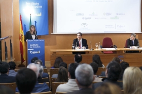 Jornada 'La sostenibilidad en la empresa y la competitividad. Una visión estratégica para hacer frente al cambio climático' (13) • <a style="font-size:0.8em;" href="http://www.flickr.com/photos/129072575@N05/39026793250/" target="_blank">View on Flickr</a>