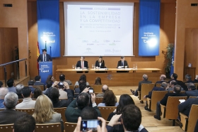 Jornada 'La sostenibilidad en la empresa y la competitividad. Una visión estratégica para hacer frente al cambio climático' (19) • <a style="font-size:0.8em;" href="http://www.flickr.com/photos/129072575@N05/39026794410/" target="_blank">View on Flickr</a>