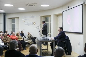 Conferencia de José Roda Peña: 'La escultura sevillana en tiempos de Martínez Montañés' (6) • <a style="font-size:0.8em;" href="http://www.flickr.com/photos/129072575@N05/39214712930/" target="_blank">View on Flickr</a>