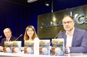 Presentación 'Gota a Gota de Pasión' 2018 en Huelva (3) • <a style="font-size:0.8em;" href="http://www.flickr.com/photos/129072575@N05/40314881134/" target="_blank">View on Flickr</a>