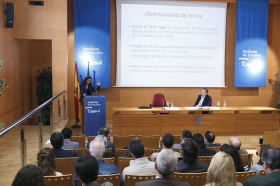 Jornada 'La sostenibilidad en la empresa y la competitividad. Una visión estratégica para hacer frente al cambio climático' (15) • <a style="font-size:0.8em;" href="http://www.flickr.com/photos/129072575@N05/39026793630/" target="_blank">View on Flickr</a>