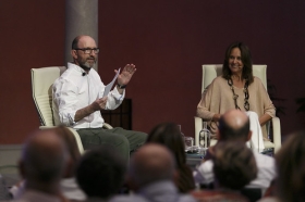 Presentación del libro de María Dueñas 'Las hijas del capitán' en Sevilla (11) • <a style="font-size:0.8em;" href="http://www.flickr.com/photos/129072575@N05/41289348385/" target="_blank">View on Flickr</a>