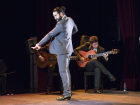 Jueves Flamencos de la Fundación Cajasol en Sevilla: Antonio Molina 'El Choro' (21) • <a style="font-size:0.8em;" href="http://www.flickr.com/photos/129072575@N05/41429321891/" target="_blank">View on Flickr</a>