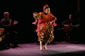 Jueves Flamencos de la Fundación Cajasol en Sevilla: Manuela Carpio (40) • <a style="font-size:0.8em;" href="http://www.flickr.com/photos/129072575@N05/41289938325/" target="_blank">View on Flickr</a>