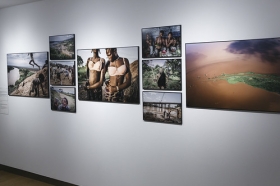 Exposición 'World Press Photo 2018' en la Fundación Cajasol (Sevilla) (11) • <a style="font-size:0.8em;" href="http://www.flickr.com/photos/129072575@N05/39929784940/" target="_blank">View on Flickr</a>