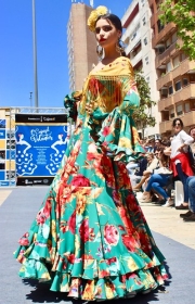 'Cajasol de Volantes': Desfile moda flamenca 2018 en Huelva (3) • <a style="font-size:0.8em;" href="http://www.flickr.com/photos/129072575@N05/41192106274/" target="_blank">View on Flickr</a>