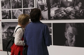 Exposición 'World Press Photo 2016' en la Fundación Cajasol (Sevilla) (2) • <a style="font-size:0.8em;" href="http://www.flickr.com/photos/129072575@N05/26067847953/" target="_blank">View on Flickr</a>