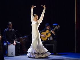 Jueves Flamencos de la Fundación Cajasol en Sevilla: Lucía Álvarez 'La Piñona' (24) • <a style="font-size:0.8em;" href="http://www.flickr.com/photos/129072575@N05/42365377044/" target="_blank">View on Flickr</a>