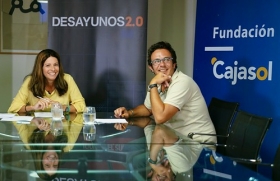 Desayunos 2.0: Entrevista al alcalde de Cádiz (4) • <a style="font-size:0.8em;" href="http://www.flickr.com/photos/129072575@N05/44604739292/" target="_blank">View on Flickr</a>