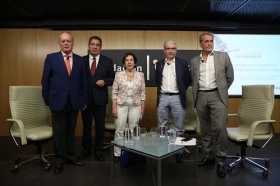 Mesa Redonda 'Noticias falsas: Mentiras y desinformación interesada' en Sevilla (23) • <a style="font-size:0.8em;" href="http://www.flickr.com/photos/129072575@N05/44052718395/" target="_blank">View on Flickr</a>