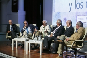 Mesa redonda 'La Macarena y los toros' en Fundación Cajasol (11) • <a style="font-size:0.8em;" href="http://www.flickr.com/photos/129072575@N05/45054090071/" target="_blank">View on Flickr</a>