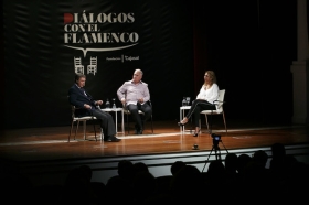 'Diálogos con el flamenco' en Sevilla: Esperanza Fernández y Pepe Luis Vázquez (11) • <a style="font-size:0.8em;" href="http://www.flickr.com/photos/129072575@N05/30635092857/" target="_blank">View on Flickr</a>