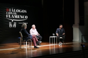 'Diálogos con el Flamenco' en la Fundación Cajasol: Miguel Poveda e Ian Gibson (7) • <a style="font-size:0.8em;" href="http://www.flickr.com/photos/129072575@N05/43775009220/" target="_blank">View on Flickr</a>