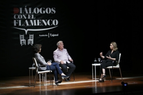 'Diálogos con el flamenco' en Sevilla: Rocío Márquez y Rosa Torres (19) • <a style="font-size:0.8em;" href="http://www.flickr.com/photos/129072575@N05/44161033865/" target="_blank">View on Flickr</a>