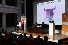 Entrega V Premio Carrusel Taurino en la Fundación Cajasol (8) • <a style="font-size:0.8em;" href="http://www.flickr.com/photos/129072575@N05/34001445990/" target="_blank">View on Flickr</a>