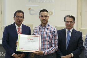 Entrega de las becas taller de oficio 2017 de la Fundación MAS en la Fundación Cajasol (6) • <a style="font-size:0.8em;" href="http://www.flickr.com/photos/129072575@N05/34407992152/" target="_blank">View on Flickr</a>