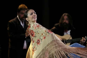Jueves Flamencos de la Fundación Cajasol: Isabel Bayón (36) • <a style="font-size:0.8em;" href="http://www.flickr.com/photos/129072575@N05/34225985120/" target="_blank">View on Flickr</a>
