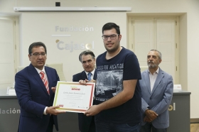 Entrega de las becas taller de oficio 2017 de la Fundación MAS en la Fundación Cajasol (10) • <a style="font-size:0.8em;" href="http://www.flickr.com/photos/129072575@N05/34407992792/" target="_blank">View on Flickr</a>